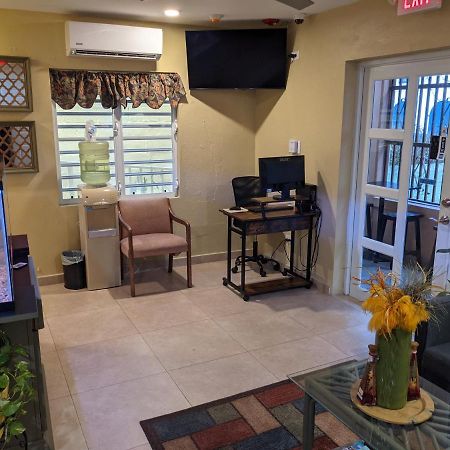 Midtown Guest House Charlotte Amalie Extérieur photo