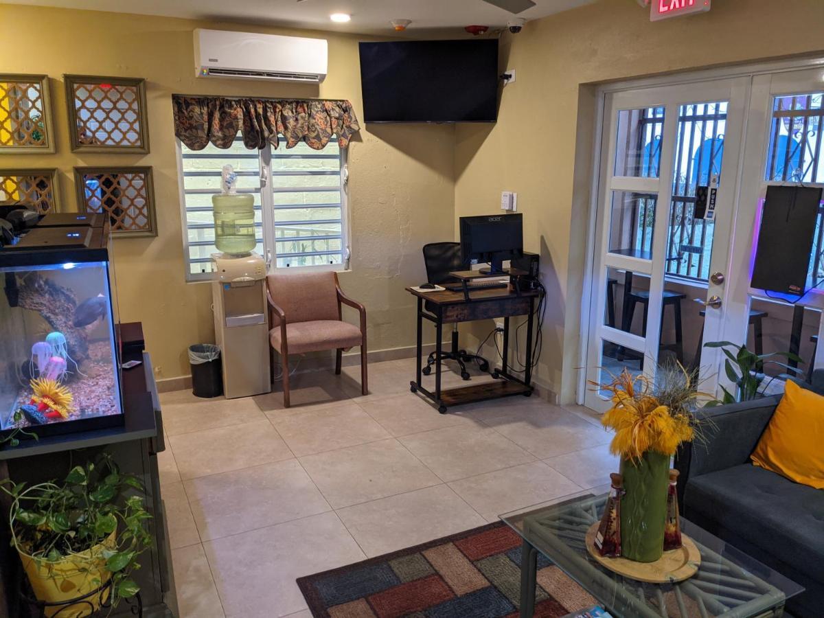 Midtown Guest House Charlotte Amalie Extérieur photo
