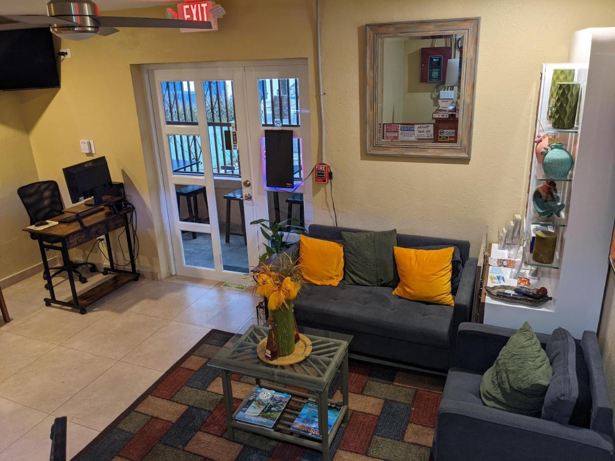 Midtown Guest House Charlotte Amalie Extérieur photo