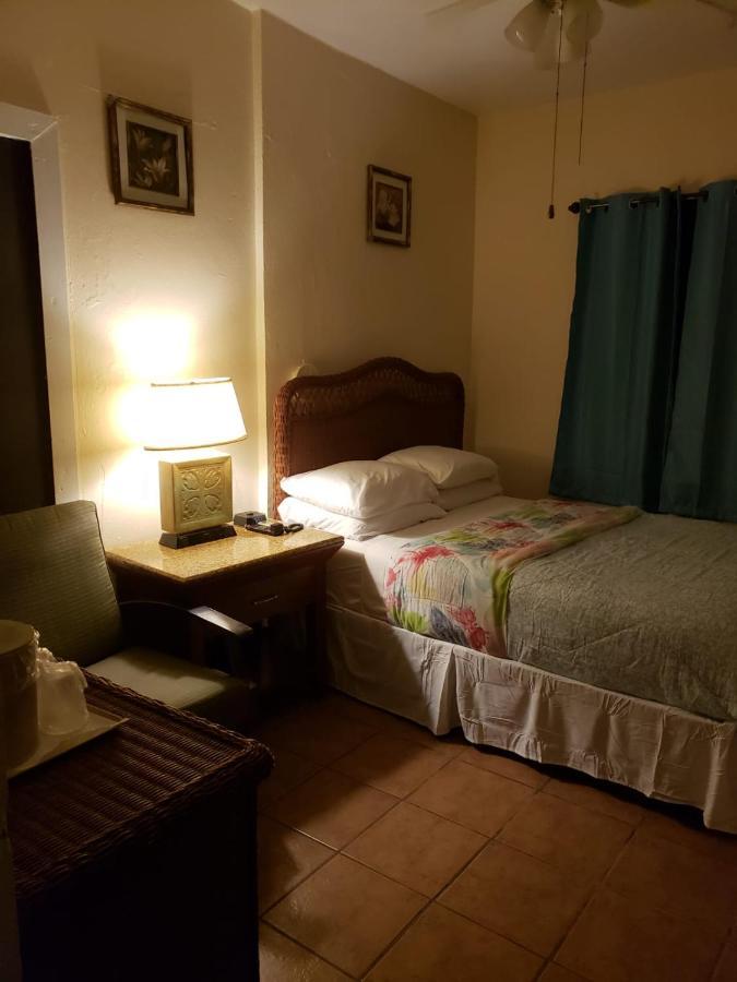 Midtown Guest House Charlotte Amalie Extérieur photo